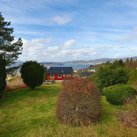 Single-family With Panorama View To The Fjord فيلة